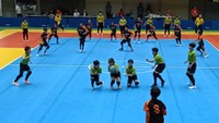 檀紙ゴッドイーグル（手前）夏の全国小学生ドッジボール選手権　群馬・高崎市　8月16日
