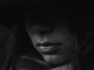 彼がいるのに「寂しい」。そう感じてしまうアダルトチルドレンな私