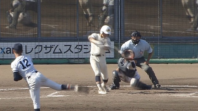 勝ち越し打を放った英明／太田選手