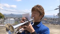 〈新型コロナ〉イベント自粛中の老人ホームに癒やしを届ける　プロのトランペット奏者が屋外ライブ