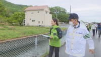 パトロールを行う環境省職員や岡山県警の警察官