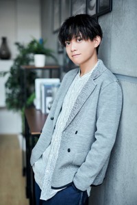 　松丸亮吾