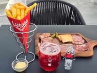 万博内の食事/堀部健和さん（@takeo_horibe）提供