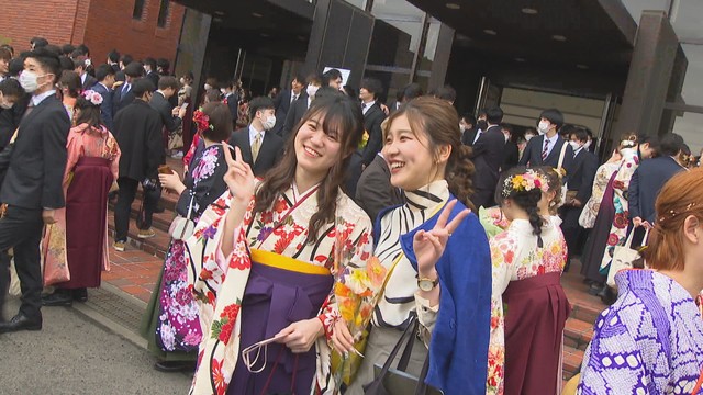 学生生活の大半が新型コロナ禍…マスク任意の卒業式で「笑顔」戻る　香川大学