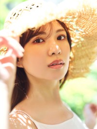 岡本彩夏さんのインスタグラム (@ayaka_okmt)より