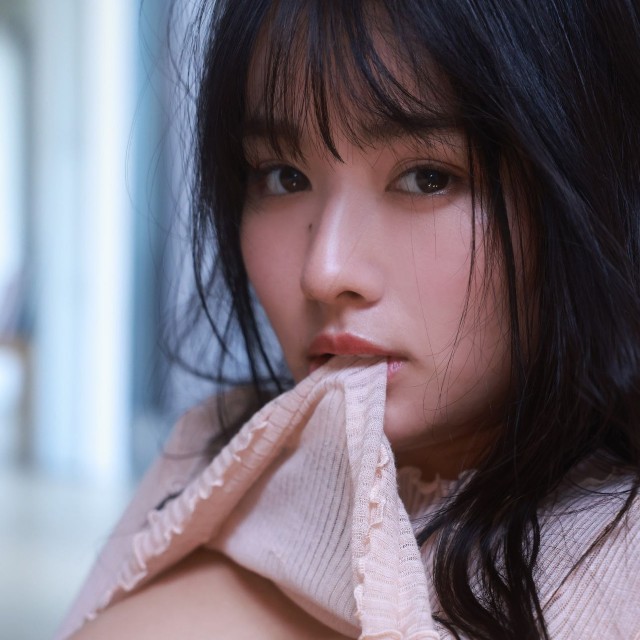 豊島心桜デジタル写真集 『夏、いただきます。』（撮影：中山雅文　発行：ワニブックス）より