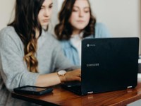 コミュ障だからこそ。会社での自分の振る舞いに惚れ惚れしている