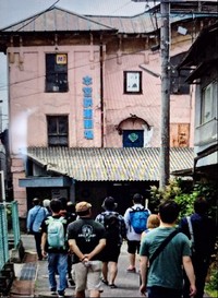 不定期に行われる本宮映画劇場の上映会には全国から映画マニアが訪れる＝福島県本宮市