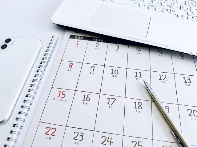 カレンダーを見ながらスケジュールを手入力していく時代は終わった？　※画像はイメージです（keisuke3/photoAC）
