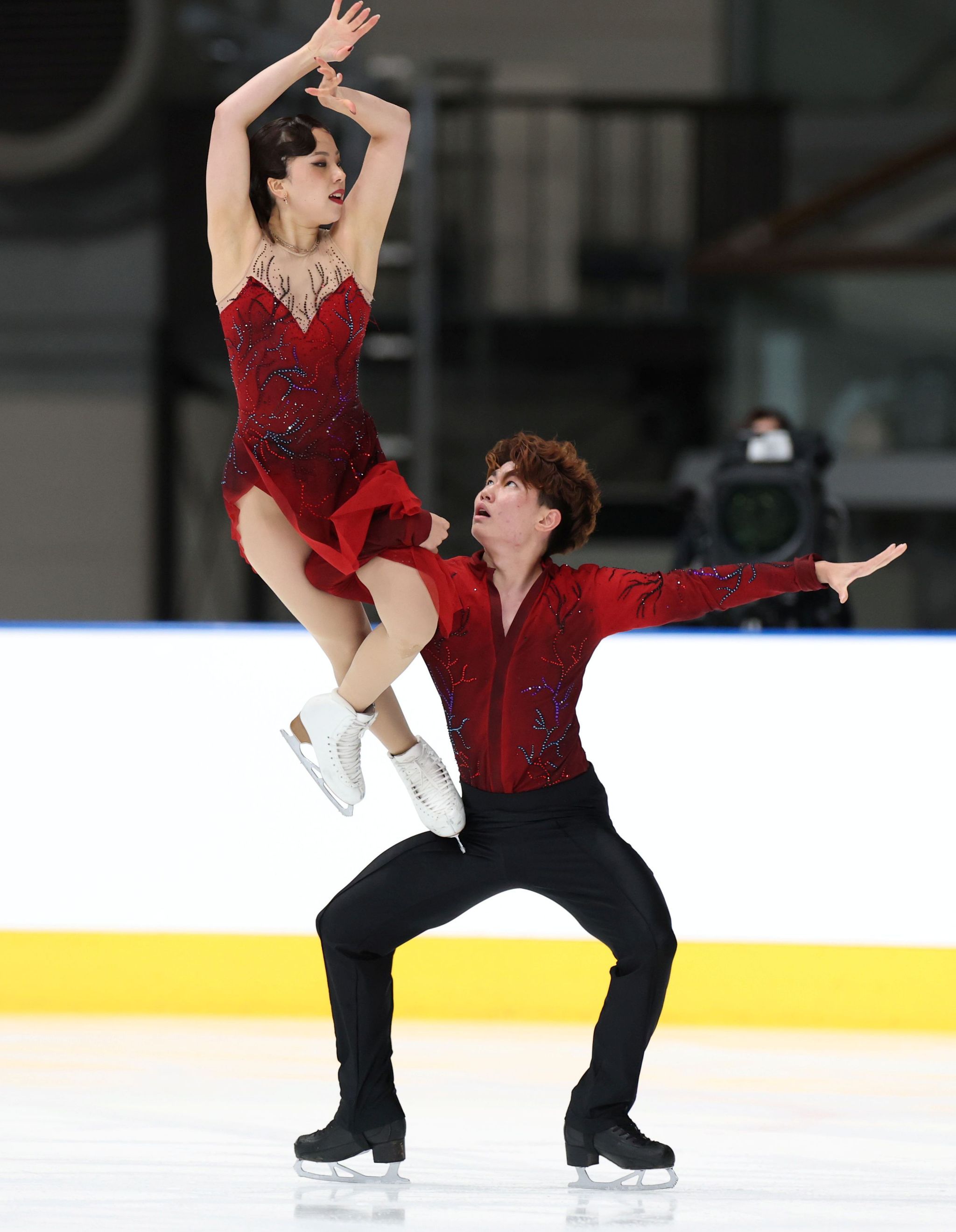 アイスダンスＦＤ、演技する吉田唄菜、森田真沙也組＝田中貴金属アイスアリーナ（撮影・伊藤笙子）
