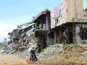 ISに占領され廃墟と化した町、フィリピンにも　なぜ過激派につけ込まれたのか