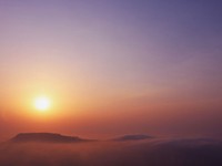 欧州の文化とアジアの熱気、本来共存し得ないものが共存するあの街で