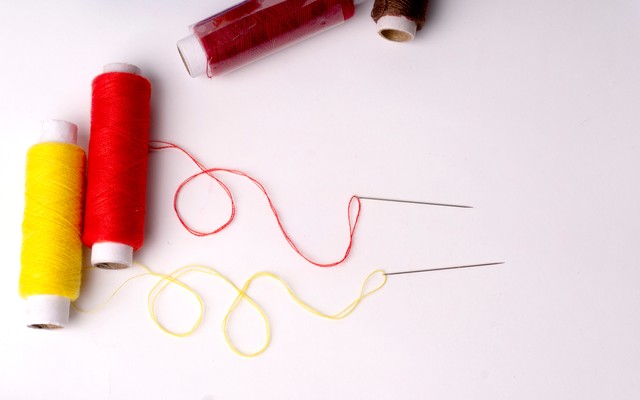 針と糸を用意※画像はイメージです（Raksha/stock.adobe.com）