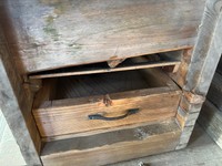 鍵をかけた2日後、バールで破壊されていたという（手塚さん提供）