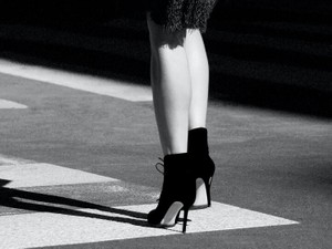 Tシャツとジーンズで気楽に笑える人が羨ましかった。私の美しさは、鎧から愛になった