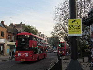 街中で撮られた私の写真、自宅に届いた　監視カメラ大国イギリスの今