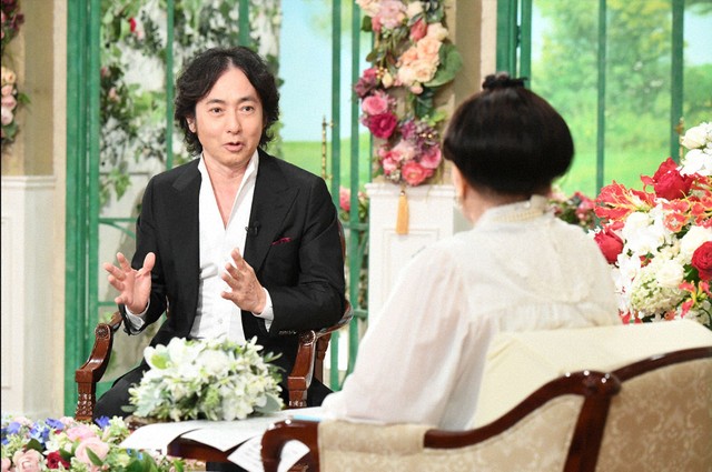 「徹子の部屋」   黒柳徹子(右)、秋川雅史＝テレビ朝日提供