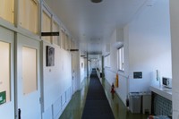 学級崩壊したクラスの担任が学校に来れなくなり、投稿主が担任代理をすることに（photoACより、「 雰囲気イケメン」さん撮影、イメージ画像）
