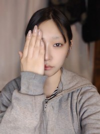 ほぼすっぴん。「こちらの方が好き」という声も嬉しいと笑う／加茂乃璃嘉さん（nori_kamone）提供
