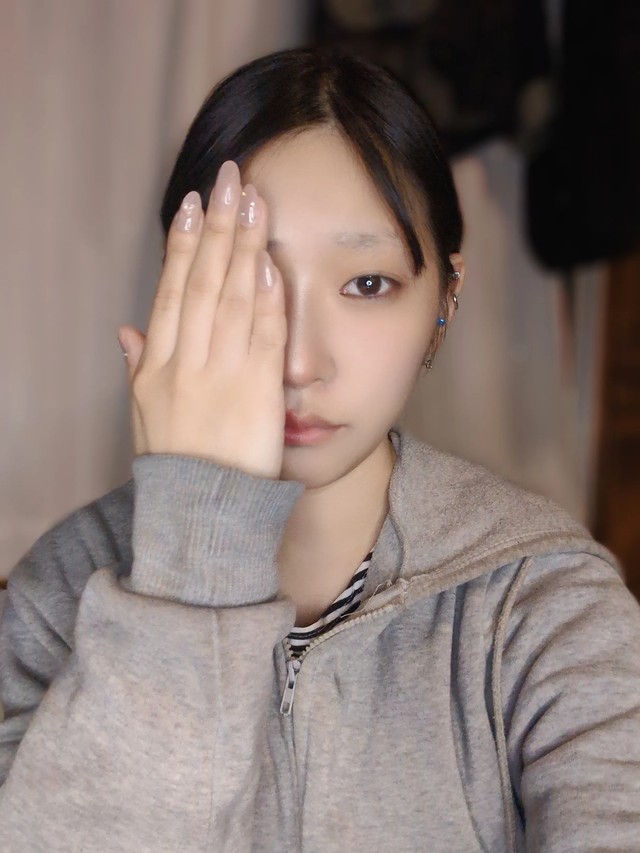 ほぼすっぴん。「こちらの方が好き」という声も嬉しいと笑う／加茂乃璃嘉さん（nori_kamone）提供