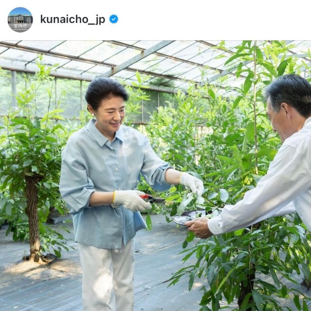 皇后陛下が養蚕に取り組まれる様子（宮内庁の公式インスタグラムから）