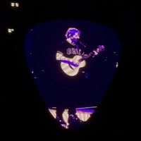 1月27日、京セラドーム大阪でのエド・シーラン。アンコールでは、同球場を本拠地にする「オリックス・バファローズ」のユニフォームを着て演奏し観客を喜ばせた（提供）