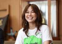 東本願寺を訪れた相川七瀬さん（７月１４日、京都市下京区）＝撮影・吉原直歩