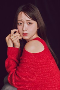 森香澄さんが纏うCOCO DEALホリデーコレクション