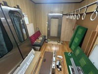 1/1の実物大スケールで部屋に電車の車内を再現するのが目標（ちばいなさん提供）