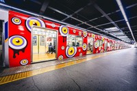 イベントのコンセプトに合わせたラッピング電車（画像：株式会社NANKAI）