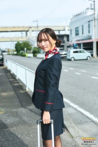 『ヤンマガWeb』新シリーズ企画「働くお姉さん 」に再登場した橘和奈（撮影：高橋慶佑、スタイリスト：田中陽子、ヘアメイク：ムロゾノケイト（GiGGLE））