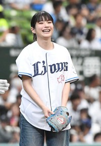 マウンドで笑顔