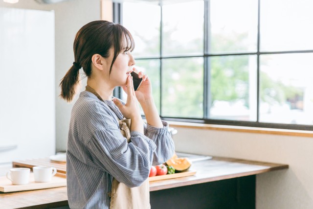 人生が終わってしまったかのような娘の声に…　※画像はイメージです（buritora/stock.adobe.com）