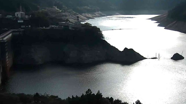 早明浦ダム　15日午後5時半ごろ　提供：水資源機構