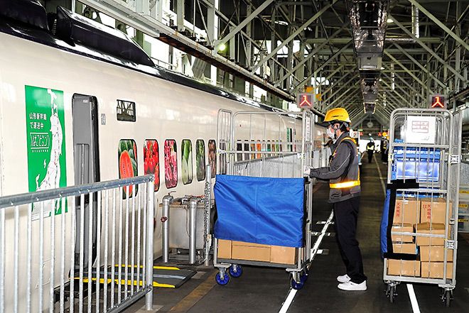 東北から東京へ物資を運ぶ貨物専用新幹線が誕生