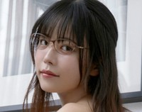 東雲うみが表紙＆巻頭を飾るグラビアムック『FRIDAY GOLD 2026 Summer』©講談社