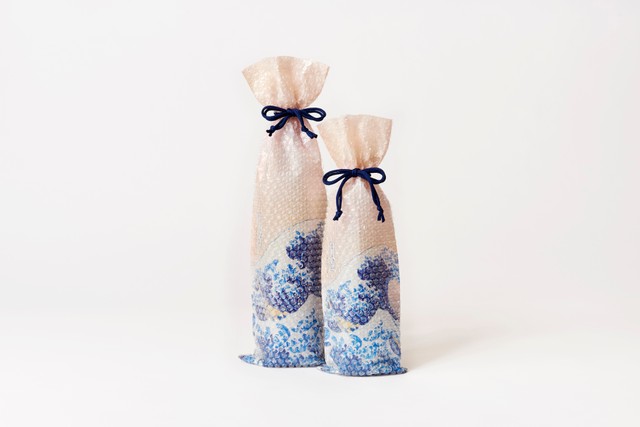 プチプチと江戸時代に緩衝材として使用されていた浮世絵と"新旧コラボ"させた「浮世絵ぷちぷち」（川上産業株式会社提供）