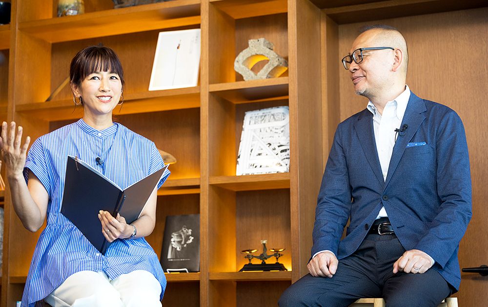 横浜駅西口での「偶然の出会い」の意味や豊かさについて語り合う