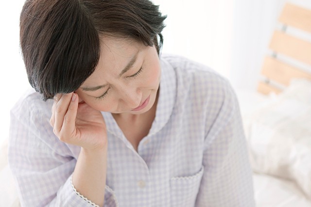 更年期はいつから始まる？原因と体の変化を知って上手に付き合おう