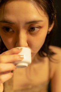 山谷花純写真集『遠距離、現在此。』（撮影：西村康、KADOKAWA）