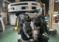 下ろされたエンジン。これから分解して整備する（秋田県能代市）