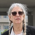 「パンクの女王」パティ・スミスさん、広島で被爆者と対話 「許しを請うために来た」父は元米軍兵士