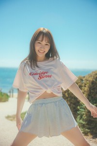 川栄李奈 1st写真集「youphoria」（主婦と生活社）より＝撮影：東京祐