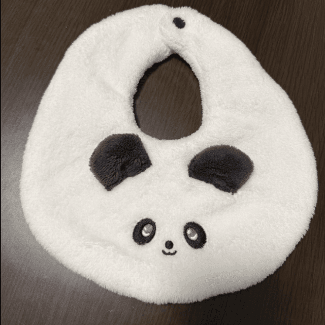 白黒つけがたい可愛さのパンダ版スタイ。ハンギョドンの強力なライバル出現（画像提供：HIMAYURIさん）