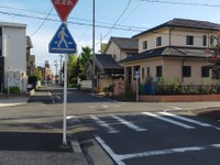 信号のない横断歩道の自転車のルールは？※画像はイメージです（PhotoAC）
