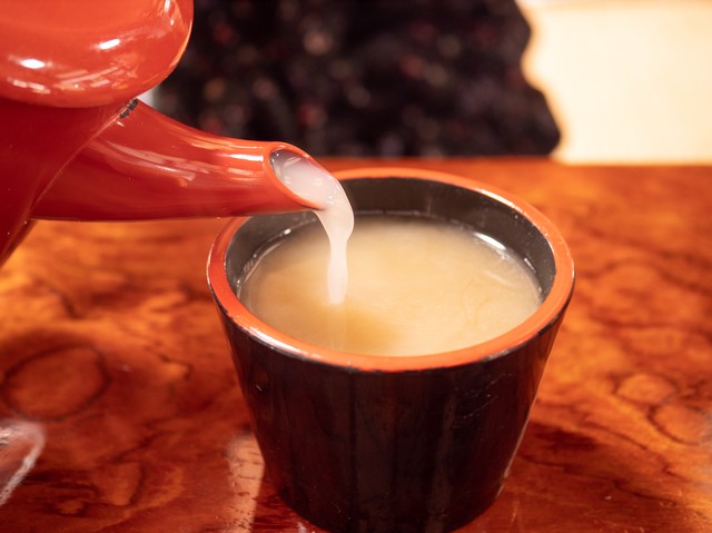 これが蕎麦湯です（Takahito Obara/stock.adobe.com）※画像はイメージ