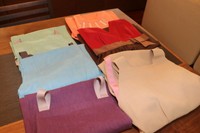 洋服の型紙と生地を使い上品で華やかなデザインを実現した「ＧＩＶＥＲＮＹ」のエプロン