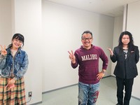 矢野さんと菜つ美（左）、中将（右）でソーシャルディスタンス撮影。
矢野さんは後期高齢者のご両親がいることから家でもマスクをつけるなど、感染予防に努めておられるという。