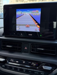 設置したレトロフリークをプレイ／parch（@parch1121）さん提供