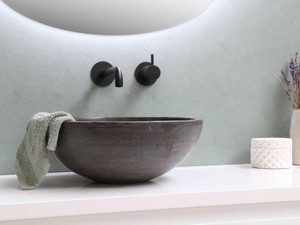 毎日、鏡で自分の顔を見て思うこと。化粧、してみようかな